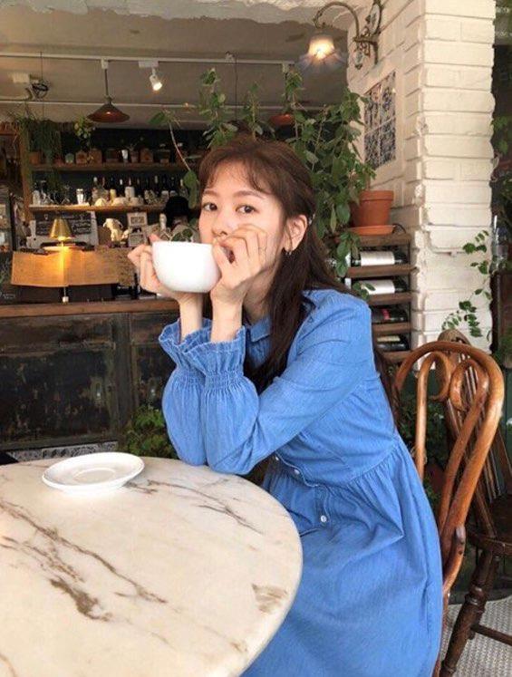 Actor Jung So-min has revealed his relaxed daily life.On the 14th, Jung So-min posted several photos on his SNS with an article called with a cup of tea.In the photo, Jung So-min is drinking tea at a Cafe. His lovely expression stands out.Meanwhile, Jung So-min will return to the small screen with the KBS2 drama Soul Soo-Seong, which will be broadcast from May. In addition to Jung So-min, Shin Ha-kyun, Tae In-ho, Park Ye-jin, and Joo Min-kyung will appear in Soul Soo-Seong.