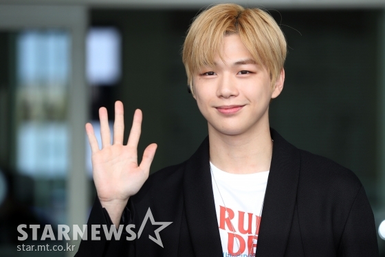 Singer Kang Daniel, who will present his new song for 24 Days and stand in front of his fans, will go to SBS Running Man as a guest.On the 15th, Kang Daniel recently joined the group as a Running Man guest and finished filming. The broadcast time was scheduled for the 22nd.This is not the first time Kang Daniels appearance on Running Man has ever been made.Kang Daniel appeared on the Criminal City Race side in November 2017, when he was a member of Wanna One, and showed his presence as an extraordinary Fun sense.Especially, Kang Daniels Running Man appearance is likely to attract more attention because it is the first entertainment program to appear ahead of the release of the new album CYAN on 24th Days.Kang Daniel is expected to be more active in the future with the appearance of Running Man.CYAN, which will be released through the main online music site at 6 pm on the 24th, will be released in about three months after the digital single TOUCHIN released by Kang Daniel in November 2019.It is also the first album to be the first step in a full-scale journey to create the color of Kang Daniel, meaning the beginning of the COLOR series trilogy linking his debut album color on me (color on me) released in July 2019.CYAN also started online booking sales on the 11th.It is noteworthy how Kang Daniel will be seen through Running Man, which has joined the guest for a long time.