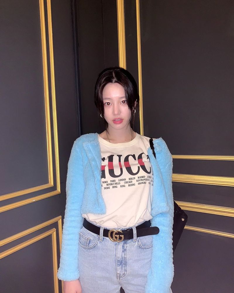 Lee Yu-bi flaunted Luxury visuals that matched Luxury clothingKyeon Mi-ri daughter Lee Yu-bi uploaded three photos to her Instagram on March 15 with emoticons.In the photo, Kyeon Mi-ri stares at the camera with a fresh look, who shows off her beauty with white skin and distinct features.han jung-won