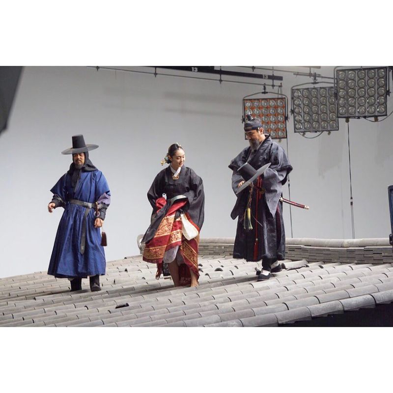 Kim Hye-joon, who appeared in the Netflix original series Kingdom, released the behind-the-scenes cut.On March 15, Kim Hye-joon released several photos of Kingdom shooting scene through his instagram.From the photos taken with Ryu Seung-ryong and Bae Doo-na to the cut with the zombie, the vivid scene atmosphere was intact.Kim Hye-joon said, I am too good and good people for me who made my time together happy. I think I will miss a lot.pear hyo-ju