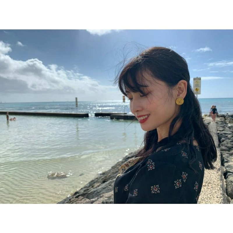 TWICE MOMO has released a big picture of the undisclosed.TWICE MOMO released several photos such as selfies on March 16th through the official Instagram account with the article I am bored and look up the pictures I took before.From the photos taken in a swimsuit on the beach where the snow is cool to the snow, to the hot spring bath, the charm is colorful.pear hyo-ju