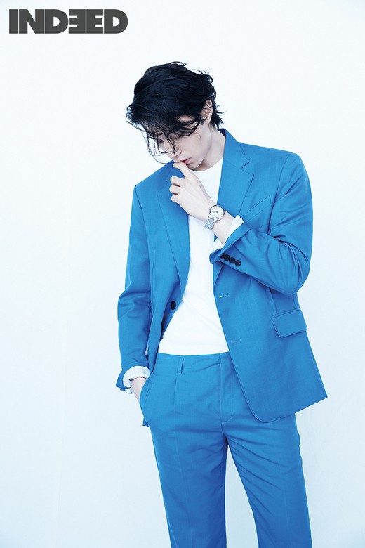 Actor Lee Dong-wook has unveiled visuals like artwork.King Kong by Starship released several editions of the trend magazine Indide VOL.6 cover and pictorial A cut with Lee Dong-wook on the 16th.Lee Dong-wook has always shown a different appearance through steady and diverse photo shoots in addition to broadcasting and works.Lee Dong-wook in the public picture shows off the side of the flawless in a white shirt.Natural wave hairstyle, white skin and clear features create a mysterious atmosphere.In other photos, Lee Dong-wook is perfecting the suit and attracts attention.He is trendy and sensual with a blue suit, and a sophisticated look with a clean black suit, showing various styling.Lee Dong-wook at the filming site created a neat A-cut with a refined pose and a calm expression to match the concept of a pictorial called Fortrate.It is the back door that showed off the professional aspect by taking the poses that make the various accessories which are the shooting props stand out freely.Meanwhile, more pictures of Lee Dong-wook can be found through Indied VOL.6.indide