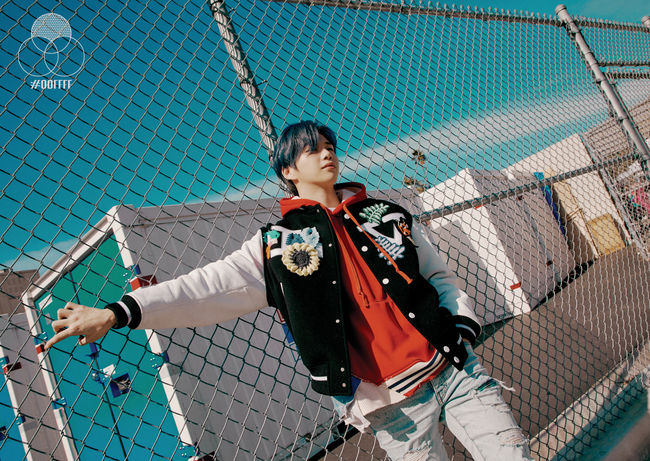 Singer Kang Daniels first mini album concept photo was released.On the 16th, Kang Daniels agency Connected Entertainment released the first concept photo of Kang Daniels first mini album CYAN (Scientific) through its official website and SNS channel.The first concept photo, which was filmed in LA All Location, USA, was released on the day, and the first concept photo, which was released on the day, was completed with a sense of refreshment through the blue color feeling of LA sky and Kang Daniel.First, in the first photo Kang Daniel is adding a free-spirited street vibe to Stadium Jacket over the red Hooded T-shirt.Fans are enjoying the warm sunshine with a light smile leaning against the barbed wire, and the fans are enjoying the hot response.In another concept photo, the blue-based Hooded T-shirt with patterned detail added to the white denim best, adding a natural yet casual atmosphere. In the last concept photo, Kang Daniels unique aura was emitted with a soft look that gazed at the camera while making a warm atmosphere with a light yellow color jacket. I raised it.In addition, each concept photo has a hidden point like a hide-and-seek hidden in the same name, CYAN, and the color of the same name, adding fun elements to the concept photo.Kang Daniels first mini album CYAN will be released at 6 pm on the 24th, as the comeback atmosphere is gradually preheated with the first concept photo released.connected entertainment