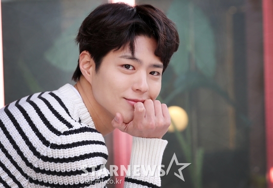 Actor Park Bo-gum decorates Itaewon Klath Great AmericaJTBC gilt drama Itaewon Clath said on the 16th, Park Bo-gum will make a special appearance as a cameo in Itaewon Clath Last episode.Park Bo-gum has finished filming the special appearance of Itaewon Klath on the day. I am looking forward to seeing what he will do in this drama, which ends 16 times on the 22nd.Park Bo-gums Itaewon Clath appearance was a back door that was concluded with Kim Sung-yoon PD with Gurmigreen Moonlight.