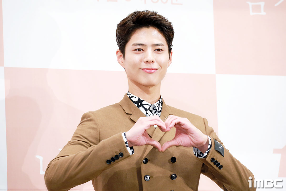 Actor Park Bo-gum will appear in You Hee-yeols Sketchbook.KBS2 officials said on iMBC on the 18th, I finished recording You Hee-yeols Sketchbook with Park Seung-cheol, a black Singer, and it is broadcast this week.Please check it on the air, he added, regarding the details.Park Bo-gum recently appeared in Lee Seung-cheols music video I love you a lot.Meanwhile, Park is scheduled to appear in Ahn Gil-hos new drama, Youth Records. It is a drama about the growth of young people in the model world.Park So-dam and Byun Woo-suk will join together, including Park Bo-gum.iMBC  Photo iMBC