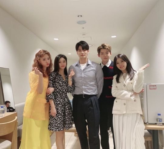 Kim So-eun posted a picture on his SNS on the 17th with an article entitled Are you in love? 3/25 Released.Kim So-eun in the public photo is with Actor Kim So-hye, Sung Hoon, Lee Pando, Broadcaster Not video.She poses for the camera with a bright smile.They attended the media preview of the movie Are you in love? at Lotte Cinema in Songpa-gu, Seoul on the morning of the 17th. Broadcaster Not video was in charge of the premiere.On the other hand, the movie Do you love me is a fantasy romance that depicts the special love of two young men and women who have started to change magically after meeting a strange book that tells the answer of love.Opening on the 25th.