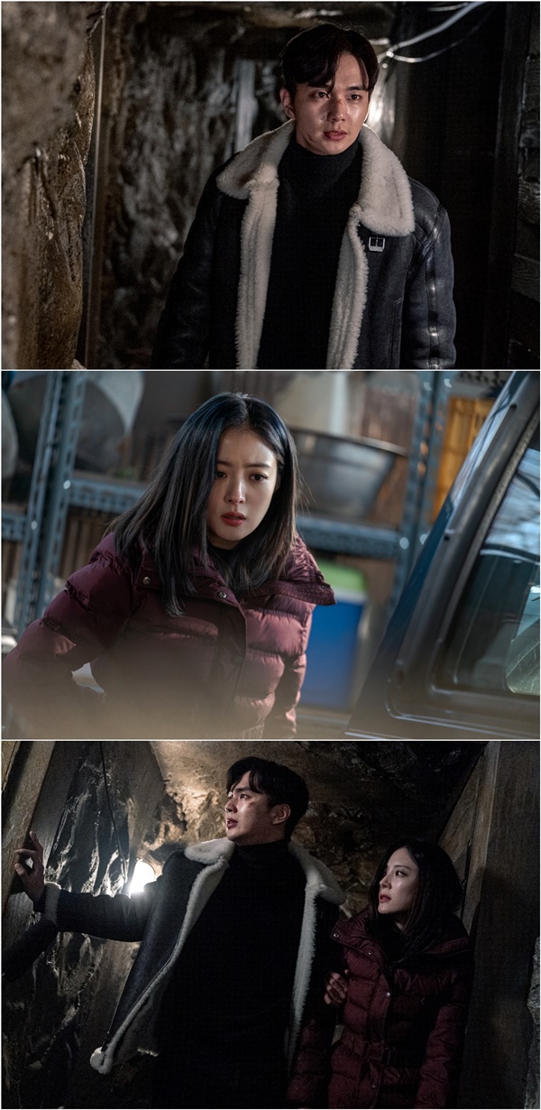Memoir of Warlist Yoo Seung-ho, Lee Se-young can save kidnapping VictimsOn the 18th, TVNs drama Memoir of Warlist raised tension by revealing the appearance of Camellia (Yoo Seung-ho) and One line albumy (Lee Se-young), who took a step closer to the truth of the May incident.In the public photos, Camellia and One lineready, who discovered the hideout of the murderer, are caught and stimulate curiosity.Camellias face, which sends a look at someone, is full of wounds.One line alert, which persistently pursued the case based on profiling, also shakes his eyes after discovering traces of Victims in unexpected places.It amplifies the curiosity of how the cooperation of the two people who are moving toward the same goal without delaying the boundary will develop.In the third episode of the show, Camellia and One lineready face a decisive event.Two people unfolding Susa, who risked his life only in the hope that the kidnapped Victims would be safe.In front of the traps that the criminals have dug up, the two people are paying attention to whether they can save them safely.Memoir of Warlist production team said, The thrilling coordination of superpower detective Camellia and genius profiler One lineready is drawn in earnest.It is a starkly split Susa style, but the common passion of two people who jump into the incident to save the crisis Victims will bring fun and empathy to viewers at the same time. There is a huge secret hidden in the May case.Please watch what truth is waiting for those who do not give up until the end. Memoir of Warlist is broadcast every Wednesday and Thursday at 10:50 pm.