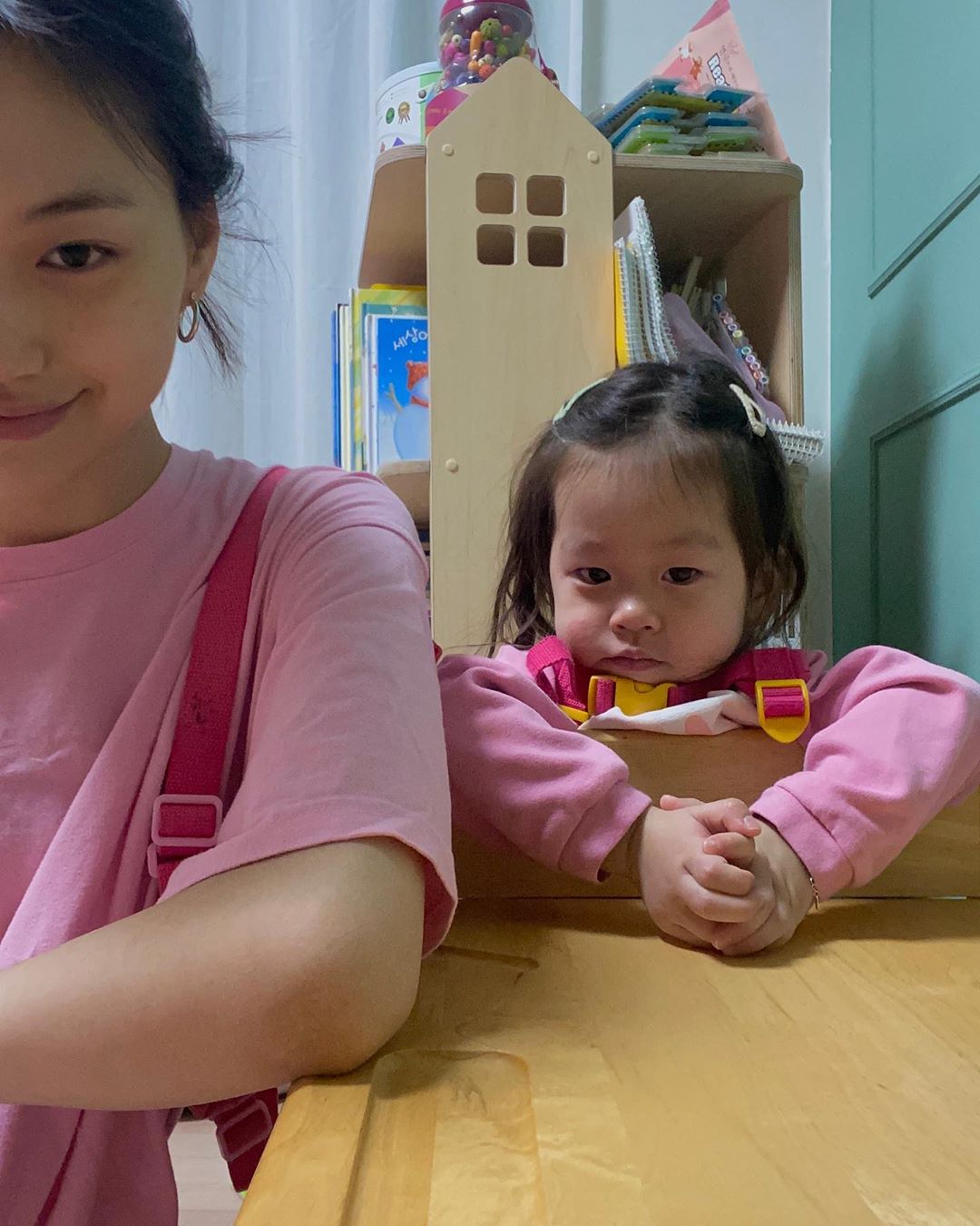 Kim Do-yeon of the group Weki Meki reported on the current situation.Kim Do-yeon posted two photos on his Instagram on the 18th with an article entitled Gianna aunty bag.Kim Do-yeon in the public photo carries her nephews baby bag, and in the ensuing photo, she is staring at the camera with a smile with her nephew.Netizens responded to the cuteness of the two people and the clothes worn in pink, saying, It is so cute, My nephew is cute and cute.In particular, Choi Yoo-jung, a member of Weki Meki, attracted attention by leaving a comment saying, Gianna aunt will hold her hand once.Weki Meki, which Kim Do-yeon belongs to, released the digital single DAZZLE DAZZLE last month.Photo: Kim Do-yeon Instagram