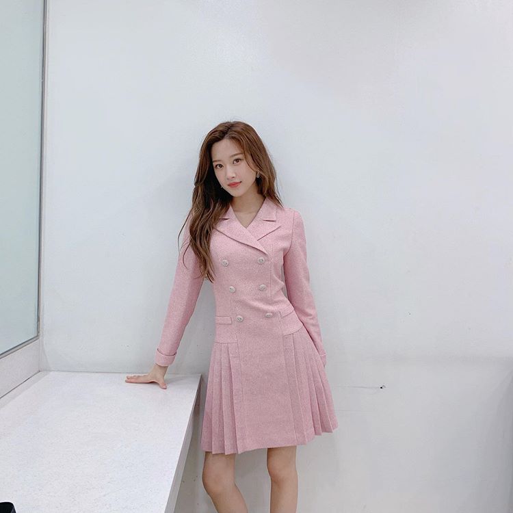 Actor Moon Ga-young has spurred the promotion of the mans Memory Act.On Wednesday, Moon Ga-young posted two photos on his Instagram account, in which he is wearing a pink jacket-shaped dress and smiling brightly.Moon Ga-young added O-nu-ri is more fun and encouraged MBCs new tree drama The Mans Memory Act (playwright Kim Yoon-joo and director Oh Hyun-jong) to watch the show.The mans Memory Act is an anchor lee jung-hoon that remembers all 8760 hours a year, 365 days a year with excess Memory syndrome(Kim Dong-wook) and rising star Yeo Ha-jin (Moon Ga-young), who lives with passion, are romantic works that overcome wounds.Moon Ga-young showed a perfect performance transform on his first broadcast, which led to a favorable reception: the national anchor lee jung-hoon in the play.In the first meeting with the actor, he made a close nervous battle and led the drama to an exciting way.lee jung-hoonYeo Ha-jin, who was invited to this live news live broadcast,I did not hesitate at all in the cold and intense force of the , but rather advised on the color of the tie of Jung Hoon, and handed over the coffee mixed with alcohol to Jeong Hoon by mistake.The Mans Memory Act, starring Ga-young, Kim Dong-wook, Yoon Jong-hoon, Kim Seul-gi, Lee Ju-bin and Lee Jin-hyuk, will be broadcast today at 8:55 pm and three or four times.iMBC  Photo Moon Ga-young Instagram