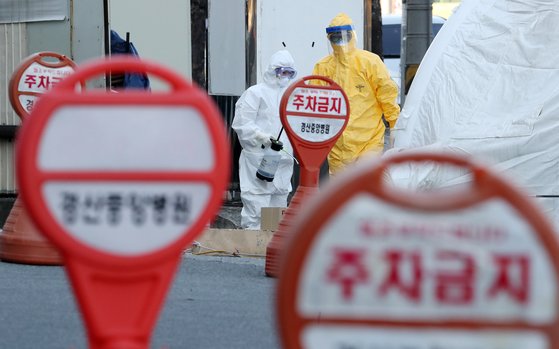 [단독] "고3 아들, 마스크 줄선 그날밤 발열..마지막 말 '엄마 나 아파'" | 인스티즈