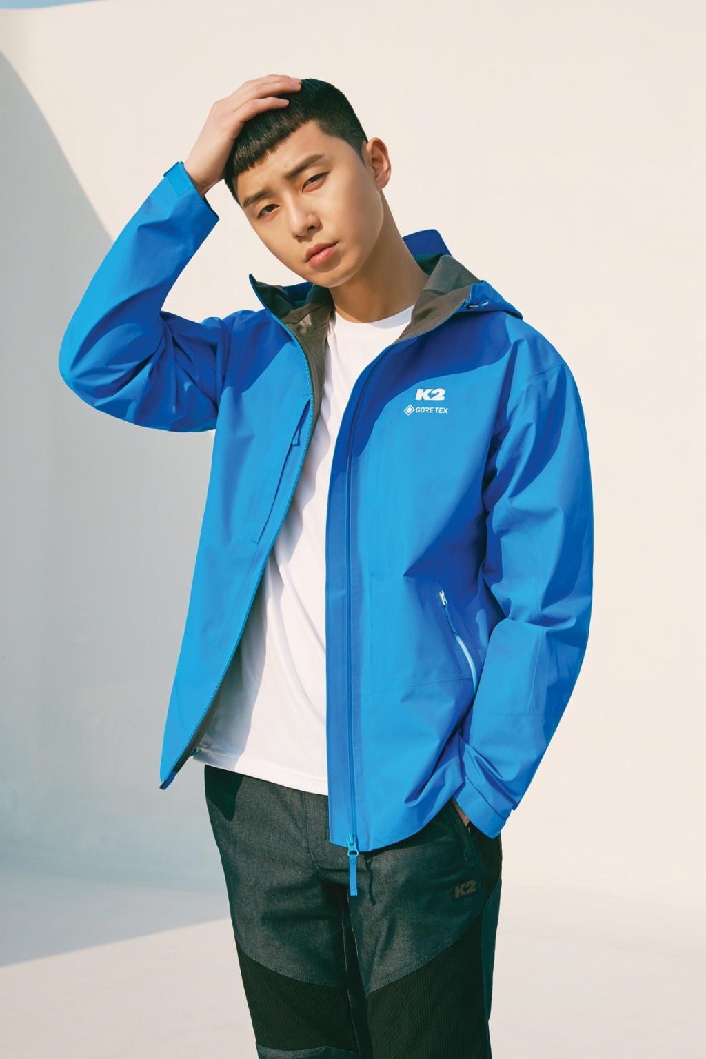 The Outdoor research Research brand K2 unveiled its spring and summer Outdoor research Research picture with its exclusive model, Park Seo-joon, on the 19th.K2 will be hosting the 2020 S/S season, offering a sensual Outdoor research Research look that is free of styling in the city, as well as in the city.Park Seo-joon in the picture presented a light Outdoor research Research look in the background of Ewha-dong, Seoul.He posed in a blue-coloured Gore-Tex windshield jacket, matching a white T-shirt and Outdoor research Research pants to complete a neat lifestyle look.In another cut, Park Seo-joon wore shorts and leggings and a functional T-shirt, with a short-cut hairstyle for the Drama ItaeOne Clath emphasizing his intense eyes.Lee Yang-yeop, director of K2 clothing planning team, said, In this spring and summer season, we will show products that can be used in various lifestyles by adding Sesame Sesame street sensibility and sensual style as well as Outdoor research Research functionality. I hope you will prepare for spring by referring to Park Seo-joons Outdoor research Research styling.K2, Park Seo-joon with 2020 spring and summer pictures released