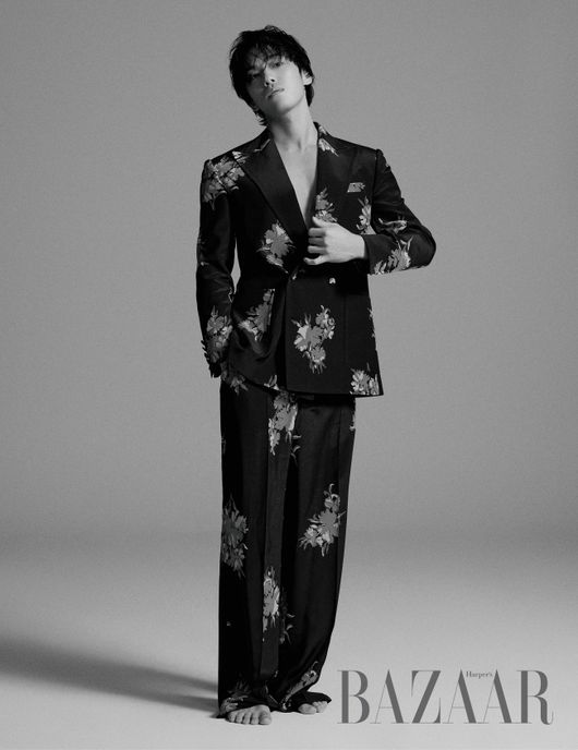 Kim Jung-hyun completed a pictorial with intense yet dreamy charm through the April issue of Harpers Bazaar, a fashion magazine published on the 20th.Kim Jung-hyun talked about the cable channel tvN Drama Loves Unstoppable which recently ended in popular interview with the photo shoot.I was surprised that Koo Seung-joon, who was in charge of the drama, took the top spot in real-time search terms.It is good to find my name, but I was also proud of Actor because my role was interested. Kim Jung-hyun said, Although I am the most immature person, I felt that Koo Seung-joon was rather adult. He expressed his affection for Character, Friend who does not fall into his sadness but rather lives brightly and healthily.Regarding the moment when Drama felt the high popularity, Kim Jung-hyun said, I called Friends to ask for your phone number.I told him I had to ask why he killed me. I went to the restaurant once, and my aunts asked me when I came down from North Korea and said I just came down.Kim Jung-hyun said, I want to do anything regardless of genre, character, he said. I think acting is a kind of conversation.I want to talk to people through my work for a long time if possible. Cheryl Korea Provision