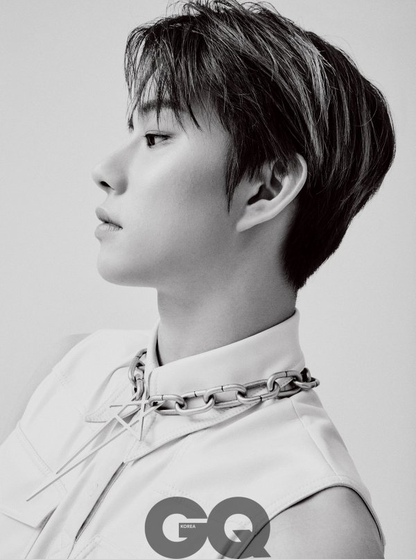 Groups NCT127 Doyoung, Jaehyun and Jung Woo (a member of SM Entertainment) have spewed intense energy.Doyoung, Jaehyun, and Jung Woo of NCT 127 take pictures with GQ KOREA, and they express their own colors with dandy yet refined concepts.Doyoung directed a languid mood with a gentle eye, Jaehyun overwhelmed his gaze with a fascinating expression and perfect physical expression, and Jung Woo showed the charm of NCT 127 Down infinite expansion with a beautiful face with clear features in black and white.In addition, Doyoung, Jaehyun, and Jung Woo actively came up with ideas at the time of shooting, as well as boasting the pro Down aspect by bringing out applause from field staff with photogenic poses.In the interview, he asked who was like Hero, The staff and fans who help us are Hero, and showed a special affection for fans.The interview with the authentic story related to NCT #127 Neo Zone (NCity #127 Neo Zone) and title song Hero (; Kick It) of NCT 127, which hit the Billboard main chart with the unusual appearance of Doyoung, Jaehyun, and Jung Woo, is the April issue of GQ KOREA and the official story. You can meet them through the website.
