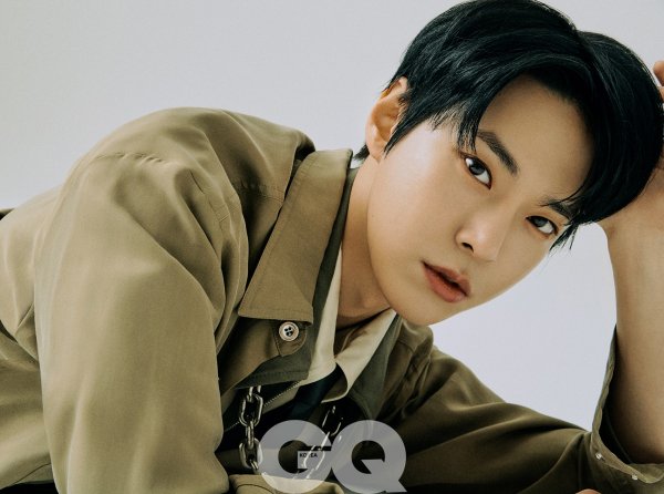 Groups NCT127 Doyoung, Jaehyun and Jung Woo (a member of SM Entertainment) have spewed intense energy.Doyoung, Jaehyun, and Jung Woo of NCT 127 take pictures with GQ KOREA, and they express their own colors with dandy yet refined concepts.Doyoung directed a languid mood with a gentle eye, Jaehyun overwhelmed his gaze with a fascinating expression and perfect physical expression, and Jung Woo showed the charm of NCT 127 Down infinite expansion with a beautiful face with clear features in black and white.In addition, Doyoung, Jaehyun, and Jung Woo actively came up with ideas at the time of shooting, as well as boasting the pro Down aspect by bringing out applause from field staff with photogenic poses.In the interview, he asked who was like Hero, The staff and fans who help us are Hero, and showed a special affection for fans.The interview with the authentic story related to NCT #127 Neo Zone (NCity #127 Neo Zone) and title song Hero (; Kick It) of NCT 127, which hit the Billboard main chart with the unusual appearance of Doyoung, Jaehyun, and Jung Woo, is the April issue of GQ KOREA and the official story. You can meet them through the website.