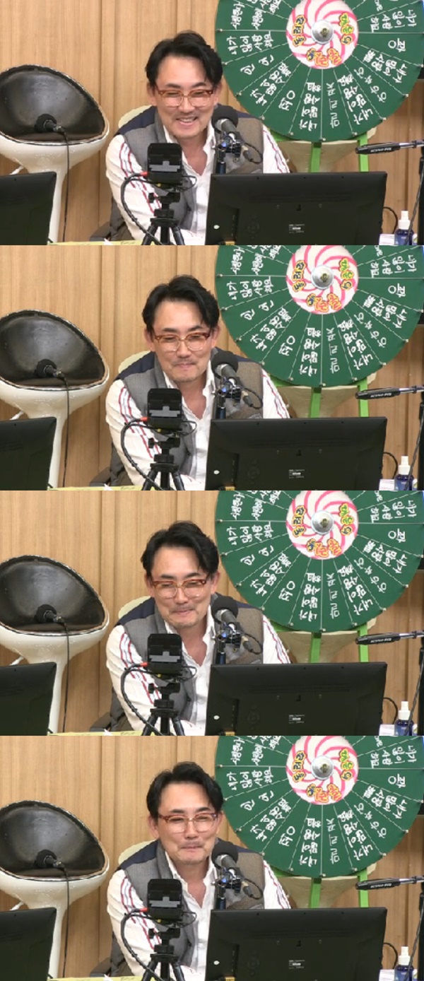 Lee Seung-cheol, a TV Cultwo Show, showed his affection for Actor Park Bo-gum, who was the main character of the music video of the new song I Love You a lot.SBS Power FM Dooshi Escape TV Cultwo Show was broadcast on the afternoon of the 19th, and special DJ comedian Shin Bong-sun, Singer Lee Seung-cheol and cleaning and group NCT 127 attended.Lee Seung-cheol said, Is not it the first time I have come back so quickly?Lee Seung-cheol then said, There is no relationship with Shin Bong-sun. Then Shin Bong-sun said, It is a lot in the previous sauna entertainment program.I love it. I felt the sexy of a man for the first time when I saw him singing. I like the song I Will.Lee Seung-cheols webtoon Moonlight Sculptor OST Challenge Lindsey Vonn, who has recently been gathering topics, has come to the fore.I love you a lot Challenge Vonn uploads a short video made by editing the chorus of this song and photos of couples to SNS with # I love you so much # CoupleChallengeLindsey Vonn hashtag.Lee Seung-cheol said, Challensey Vonn was in fashion. It was called insay. Teens and twenties really made it hot.I felt a completely different feeling because I met a young fan base from my point of view. He also mentioned Park Bo-gum, who played the main character in Music Video in I Love You Much; he said, I have no idea of Park Bo-gum.I accidentally told Park Bo-gum that it was so good that I heard this demo. So Park Bo-gum narration came in.  Yu Hee-yeols sketchbook was recorded.Park Bo-gum accompanies the piano. I accompanies the music video that I appear in. This is the first time ever. Lee Seung-cheol explained, People can be so good. They are good and attractive. They are very tall.