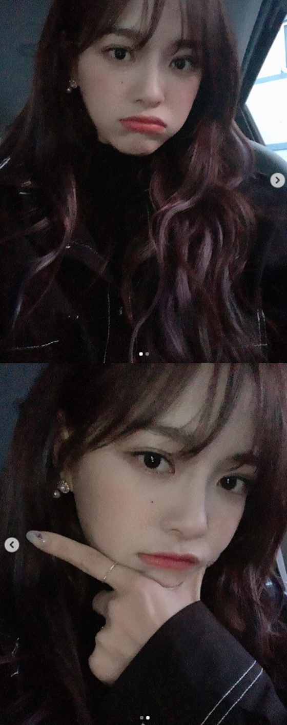 Sejeong of group Gugudan showed off his brilliant visuals.Sejeong posted two photos on his 18th day with an article entitled Mush: The car is not started.The photo shows Sejeongs selfie taken in a dark car. Sejeong showed off his unique visuals that shine brightly in the dark.Sejeong boasted a small face and distinctive features, and showed an atmosphere Goddess.When the photos were released, many netizens responded that Sejeong is so beautiful and Lovely.On the other hand, Sejeong started his full-scale activities on the 17th with the release of his first mini album Poll.