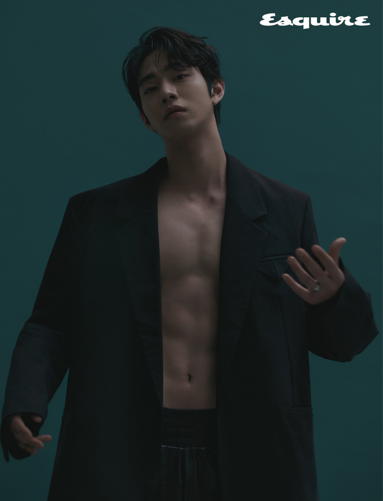 Actor Ahn Hyo-seop pictorial revealsActor Ahn Hyo-seop, who has gained popularity with his inhalation-powerful Acting by challenging his first medical genre in Romantic Doctor Kim Sabu 2, unveiled an alluring charm picture that has never been seen before on March 20.In this photo with the mens fashion magazine Esquire, Ahn Hyo-seop showed off his perfect physical and deadly charm with black and white and color.Ahn Hyo-seop played the role of a second-year surgeon fellow Seo Woo-jin in the recent SBS drama Romantic Doctor Kim Sabu 2.Romantic Doctor Kim Sabu 2 recorded a 30% audience rating and became a new turning point for Actor Ahn Hyo-seop.In an interview that followed the filming, Ahn Hyo-seop said, I think that every scene is sad but there is development and I do not feel comfortable.He also praised Han Suk-kyu, who appeared together, saying, He is a great person who is the best senior and has too much to be modeled as a human being.I have done my best every time I do my work, said Ahn Hyo-seop, I have been doing my best in the early days and now as a star. If there is anything else, I see more as I grow up as an actor.When asked what his masterpiece was, he expressed his affection for all the works he had appeared in, saying, I love all the works that I have appeared in the same way.He also talked about the story of his new days, his attitude toward acting, and the difference between human Ahn Hyo-seop and Actor Ahn Hyo-seop.emigration site
