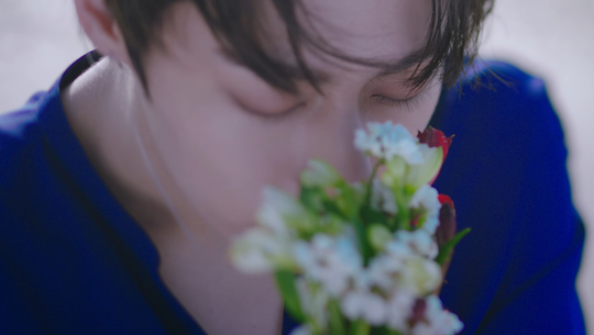 Comback Remote control Welcome to hero X Gunhee, new song Easy written song Teaser release Surr Boygroup Remote Control (ONEUS), which is about to release its first single album, INITS TIME, has completed the release of personal Teaser videos.Remote Control announced the imminent comeback by showing the title song Easy Written Song Welcome to hero and Gunhee Teaser video of the first single album INITS TIME through official SNS at 0:00 on March 20.Welcome to hero, who is walking on a wide beach in the public image, finds flowers on the sand and takes on flowers.The acting of Welcome to hero, which is lonely and devoid of heart, expresses the faint sensibility well.On the other hand, Gunhee wanders around the hot and dry wilderness, and the moist eyes contrasted with the dry land add emotional charm and create a warm atmosphere.In addition, the lyrics easy written song leave an intense impact on the whistle sound that flows with the video.As such, Remote Control has released all of its personal Teaser videos, including West Lake, Ido language, Raven-Symoné, Zion, Welcome to hero, and Gunhee.In the background of Mother Nature, the melody of the title song Easy Written Song was released along with the emotional appearance of Remote Control, and the expectation of fans for the new song reached its peak.In particular, the members in the video found flowers in the ground, sand, and cliffs, and then raised their curiosity about the story and raised expectations for the main music video.Remote Control will release its first single album IN ITS TIME on the 24th and comeback.The album name IN ITS TIME is borrowed from the sentence Everything is beautiful in its time which means the beautiful beginning of all things. It plans to show the appearance of Remote control which started new beginning and challenge with concept and music different from before.In the meantime, Remote Control has been able to use the modifier stage genius with intense and powerful performance through the trilogy of the US series, so it is noteworthy what stage it will offer with this new song easy written song.hwang hye-jin