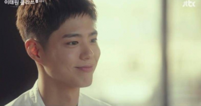 Actor Park Bo-gum made a surprise appearance at the final episode of Itaewon Class.In the last episode of JTBCs Itaewon Class broadcast on the 21st, Park Bo-gum was shown looking for a store opened by SuA (Kwon Nara).When Park Bo-gum appeared for an interview on the day, SuA showed admiration for his visuals with the words Hit the jackpot!Park Bo-gum made food and handed it to SuA, and SuA asked him, Can you go to work tomorrow?On the other hand, Itaewon Class is a drama depicting the hip rebellion of youths who are united in an unreasonable world, stubbornness and passengerhood.