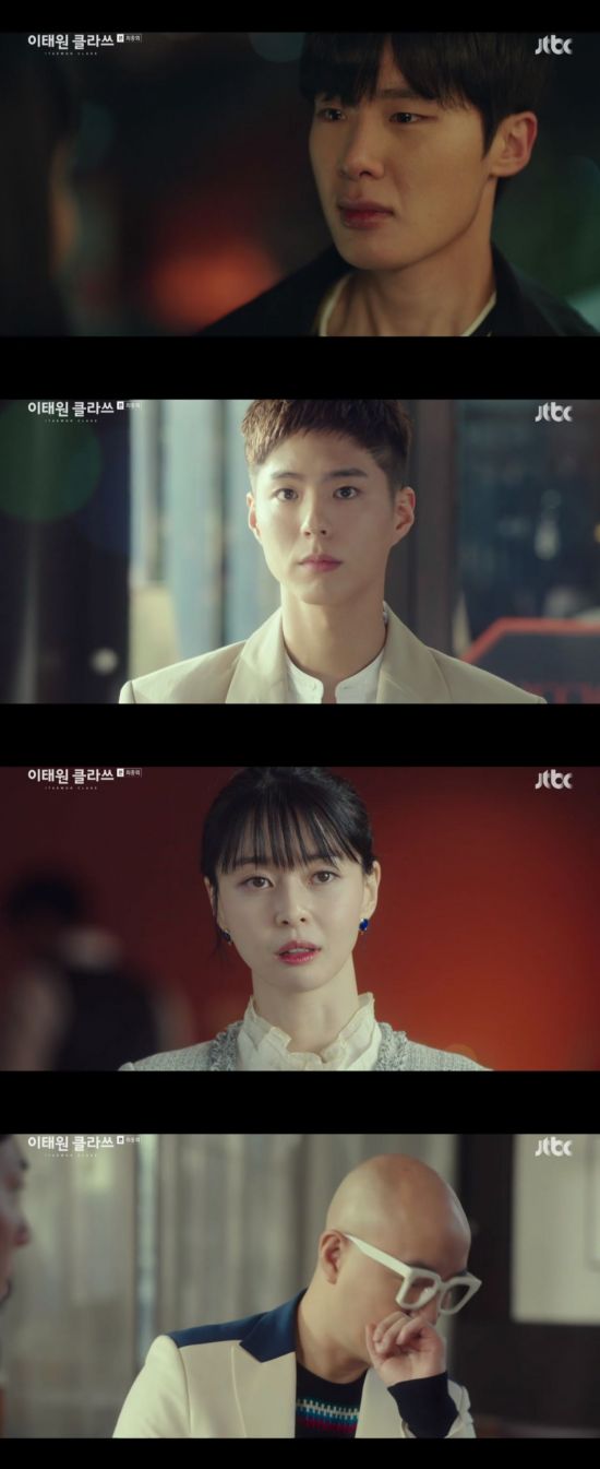 On the afternoon of the 21st, JTBC Itaewon Clath concluded the final meeting with Park Seo-joon, who succeeded in revenge and made a fruit of love with Joe-yool Lee (Kim Dae-mi).On the day of the show, Park knelt before Chang (Yoo Jae-myung) to save Joe-yool Lee.At the end of the I have fallen to my knees, Mr. Chang laughed, Where are you going to go and kneel in this shit.The new Roy asked, Where is the Fountainhead? And Chang said, Im out of my veins. Its not trivial.I have abandoned my son again in exchange for that trivial knee. Then, when Chang asked, How do you feel now?, The new Roy answers, Im sorry. And How do you feel, Mr. President?I am glad to kneel like this. I am excited. He said, I had to admit you even though my values ​​are different.Meanwhile, Joe-yool Lee and Jang Logistics (played by Kim Dong-hee) were caught by Jean Fountainhead (played by Ahn Bo-hyun) while trying to escape.Joe-yool Lee and Jean Logistics are armed to fight the Fountainhead gang, but they just laugh.As soon as he was about to attack, Seo-yool Lee ran away, saying, Logistics be strong! And Logistics alone faced the Fountainhead gang.Eventually, Logistics falls with a fatal wound to his leg.When Kim Hee-hoon (Won Hyun-joon) raises his hand to beat the victory once more, Jean holds his arm and stops him.Jean The Fountainhead advises Logistics, Just stay asleep, and the winning ticket says, I have never gotten what I want in my life.But you and me and my brother are in trouble, and always the way is wrong, he said, complicating The Fountainhead.Meanwhile, Joe-yool Lee, who was running away alone, is discovered by the Fountainhead gang.The Fountainhead gangs are trying to catch Joe-yool Lee running through the field, when Roy and the passer-by drive up and hit the Fountainheads car.Seeing the new Roy getting out of the car, Seo-young Lee was surprised by the pleasure and ran to Chief!And for a moment theyre happy, Jean says, Im so tired. Im here to die. On your feet.Kim Hee-hoon also said, Why do not you just stay? And the new Roy responded, I am on my way to the police, so just go.Then, when the new Roy and Seo-yool Lee run away with their hands, the winning ticket remains there and confronts Hee-hoon.The Fountainhead drives alone, chasing the new Roy and the Seo-yool Lee.Joe-yool Lee supports Roy, who is sick of his head while running away, and the new Roy suddenly says, I think I ran in Itaewon, he tells Seo-yool Lee.My mind is full of you, and I wonder if you were such a mind. I love you. I love you, its Seo-young Lee.Impressed, Seo-yool Lee hugs the new Roy.The Fountainheads car comes fast to the hugging new Roy and Seo-yool Lee, who throws a stone into the windshield and stops.The new Roy tells Seo-yool Lee to run away alone, and Seo-yool Lee escapes the position, saying, If the representative dies, I will die.As Seo-yool Lee flees, the new Roy engages in a blood-stained fist fight with The Fountainhead with a monologue: Its all over today.On the other hand, Oh Byung-hun (Yoon Kyung-ho) finds Seo-yool Lee who was running away, and saves Seo-yool Lee.The new Roy succeeds in throwing sand into The Fountainheads eyes, subduing the steamer and blowing it into one shot.And Seo-yool Lee comes to rescue the new Roy with Oh Byung-hun, who is relieved to say, Now, lets be happy.Jangga will be investigated for bribery and embezzlement over accusations by SuA (Kwon Na-ra); Jang, who has been subjected to a seizure search, is distressed.In discussing measures with Kim and Jang, Chang says that he can use it all by himself.When Logistics says the board is considering a sale, Chang disapproves; Logistics says there are places that have offered good terms.Lee Ho-jin (DiWitt) who visited The Fountainhead directly tells the news of Janggas takeover merger.When Chang says he will be arrested soon, Jean says, Youre a bitch! But Lee Ho-jin says, Dont frown. All right.I forgive you, he says, and leaves.Chang calls around for help, but mostly refuses, or never answers the phone; Logistics says, Theres no more way, my fathers favorite lion language.We are literally weak, we are eaten. Jang said, and he kicked out Logistics.The chairman, who is in a corner, calls Kim and says, I have not had a long time to live.However, Mrs. Kim blames Chang, who lost his initials, asking Chang why he is doing Vic-Fezensac now, and also refuses to say, There is a guy who holds a knife.Chang visits Roy, who boils the stew of the tofu to the chairman who came to him.Park said, I am thinking about a merger of Jangga takeover, said Park, who is eating a stew. The operation will be done by Kang.Im going to throw away the name Janga, he adds.But Chang only asks who taught him, and Roy says he learned from his father, and he especially devotes himself to meju powder.I was treated to such a delicious meal, but I did not bring the money. I can not replace it with something else, he said.And I cry, pleading for all the troubles and pleading for the wrong thing.I wanted to draw it, but I do not like it. Do I look like a hogu?I am a Vic-Fezensacc, he says, and advises him to do business.The most important thing in Vic-Fezensac is to value people, trust, and trust rather than money, said Park, who took over the market at the general shareholders meeting.I will make a new prosperity with you. He once again solidifies his beliefs.After the shareholders meeting, Park meets Logistics.Logistics has been Confessions to Roy for what he has done to have a Seo-yool Lee for the long-term, saying, I knew it but I could not stop.I didnt know how to stop it, says the new Roy. Its okay. Youre a kid. Sometimes you come to eat.Logistics, who came to the Pocha at night, apologizes to the winner and the mother-in-law (Lee Joo-young).After Ma Hyun hit one, he says, Why are you doing such a hard thing and not fit? And he leaves the place saying afterward to say I will report to you because I will come to Seo-young Lee.But on the way back, Logistics encounters a Seo-yool Lee.Logistics says hes leaving the United States soon, and says lets shake hands.Then Seo-young Lee hugged Logistics and said, I can not accept your faithful heart regardless of right or wrong. I was sorry and thankful for using it.Live well, soothes Logistics heart.Joe-yool Lee and Marhyeon go on a field trip to Hot Place these days, but it turns out that the stores boss was SuA.After Seo-yool Lee and Ma Hyun-yi go, SuA interviews a young man (=Park Bo-gum) who came to the chef, tastes the dishes and hires them immediately.The two of them are first to hold hands, with Roy and Joe-yool Lee on a date.Our commonality is not knowing the warmth of a person, says Seo-yool Lee, and I wanted to make it easy... not to be lonely.I wanted to sweeten your bitter night. When I think of you, my empty routine burns as your boss. Thank you. I love you.I will make you happy, impresses the new Roy.Park says, I love you too, its Seo-yool Lee, with the monologue I wanted to be happy, and then kisses Joe-yool Lee.And I am already happy, he recounts to himself, and when asked by his father, How does it taste like alcohol, the new Roy finally laughs.