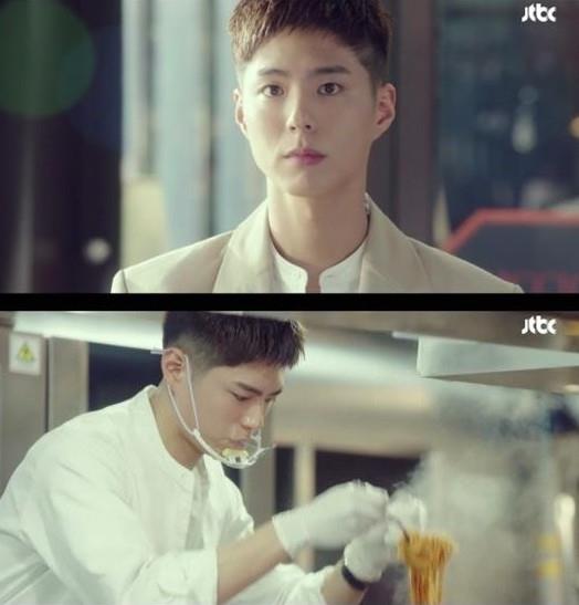 Actor Park Bo-gum further shone the last episode of Itaewon Clath.In the last episode of JTBC gilt drama Itaewon Clath broadcasted on the 21st, Park Bo-gum appeared as a Chef and gave new fun to viewers.Park has made a special appearance at the last episode of Itaewon Clath with Kim Sung-yoon PD, who made a relationship with KBS2 drama Gurmigreen Moonlight.This news was reported earlier, and it made me look forward to the last episode of Itaewon Clath.On the day of the broadcast, Park Bo-black Osua (Kwon Na-ra) appeared as a Chef who came to interview at a newly opened restaurant.Osua adopted a Park Bo-gum with extraordinary visuals and outstanding cooking skills, and made her look forward to a new love line as if she were against her first sight.After the broadcast of Itaewon Clath, Hong Seok-cheon told his SNS, If there is a person who shines, it will be Park Bo-gum.A sincere sword that made a special appearance with the director of Itaewon Clath who finished the last episode.It is a lovely and lovely presence that all the staff of the filming site cheers. Through this article, Hong Seok-cheon said, It was a short time, but a child who shines. The child who took the first small role as a big child.I always want to be loved for a long time in that heart.  I sent my beloved Itaewon Clath and the Actors of the bishops writers were happy. 