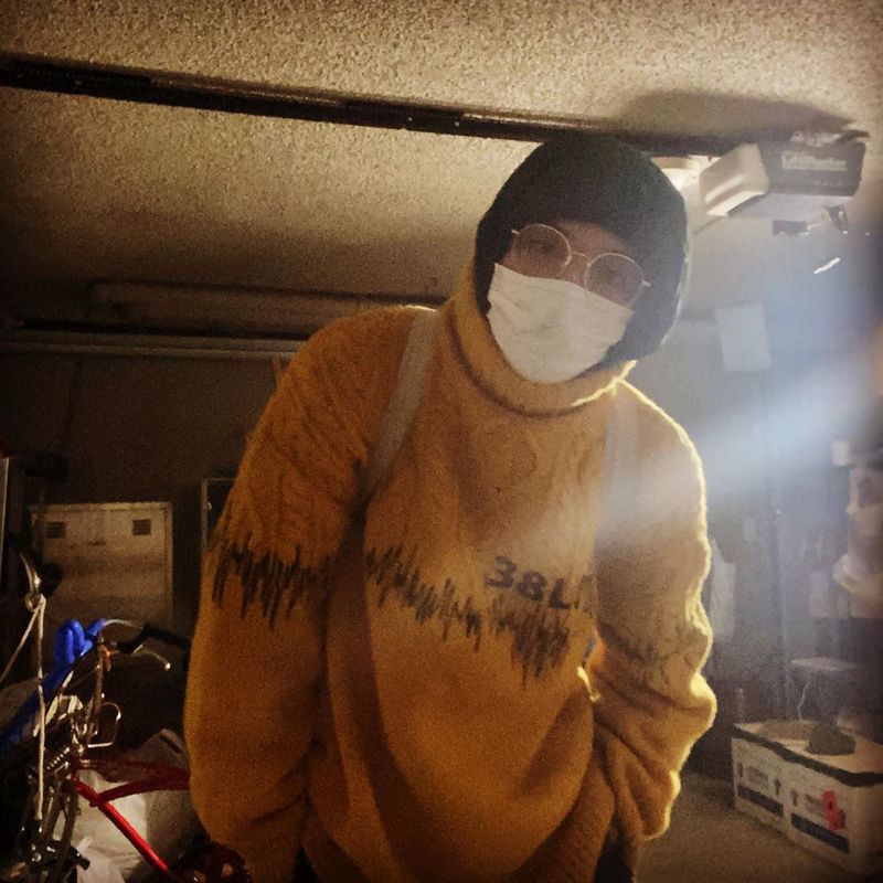 Group WINNER member Song Min-ho boasted a handsome visual.Song Min-ho posted a photo on her Instagram page on March 22.The picture shows Song Min-ho in a yellow sweater, who stares at the camera with chic eyes while wearing a Mask.Song Min-hos dissipating small face size catches the eye.The fans who responded to the photos responded to real cute, good-looking, good work.delay stock