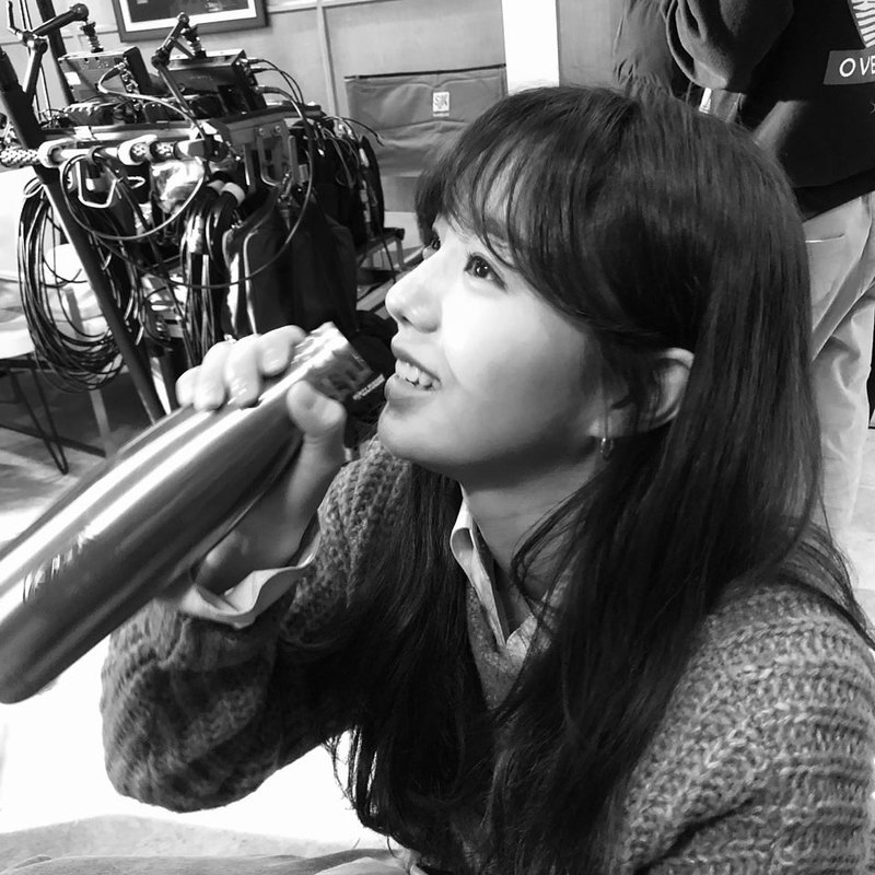 Actor Chae Soo-bin boasted a innocent beauty.Chae Soo Bin posted a black and white photo on his instagram on the 22nd.The picture shows Chae Soo-bin with a tumbler. Chae Soo-bin smiles brightly. Chae Soo-bins stiff nose and slender V-line make her innocent beauty look more prominent.The fans who responded to the photos responded such as I am so innocent, My sister is really beautiful and I am pretty and pretty.delay stock