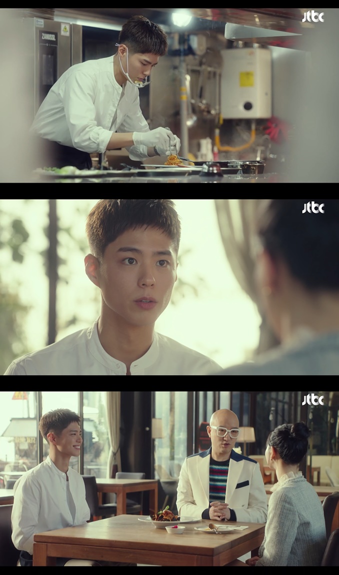 Park Bo-gum made his last appearance with a special appearance of Itaewon Klath.In the JTBC gilt drama Itaewon Klath, which aired on the 21st, Park Bo-gum was featured in a special appearance.On that day, Oh Soo-ah (Kwon Nara) revealed the scandal of the Changga and opened a new restaurant, which Park Bo-gum appeared as a restaurant chef interviewer.Oh Soo-ah was at first sight in his affinity and trust.Park Bo-gum was reported to have made a special appearance on the day with his relationship with director Kim Sung-yoon of the drama Gurmigreen Moonlight.With his short but warm appearance and stable acting ability, he showed a unique presence.