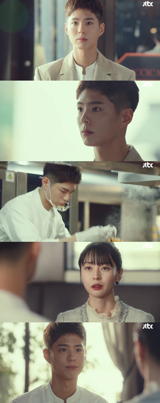 Park Bo-gum made a surprise appearance on JTBCs Itaewon Klath (playplayplayed by Cho Kwang-jin, directed by Kim Seong-yoon) Last episode, which aired on Monday.Park Bo-gums appearance on Itaewon Clath was concluded with Kim Seong-yoon PD.The two of them were breathing in KBS 2TV drama Gurmigreen Moonlight. The Gurmigreen Moonlight with the two people received the highest audience rating of 23.3%.Previously, Park Bo-gums Itaewon Clath cameo was announced, but it was not revealed which character appeared in the play.Park Bo-gum appeared as a new chef interviewer at the store opened by Oh Soo-ah (Kwon Nara) in the play.Oh Soo-ah admired his warm-hearted look, saying Hit the jackpot! as soon as he saw Park Bo-gum.Oh Soo-ah then suggested that we work together after tasting pasta made by Park Bo-gum.Park Bo-gum is a short appearance, but he captivated his attention with his warm appearance and acting ability.Especially, Kwon Nara of Oh Soo-ah and the last minute pink love line were alluded to the drama.After the broadcast, the name of Park Bo-gum rose and fell on the real-time search terms of various portal sites, and hot reactions poured out.Viewers responded such as Park Bo-gum chef interview free pass, Park Bo-gum - Kwon Nara love line 2 and Park Bo-gum appeared without knowing me.On the other hand, Park Bo-gum will appear in the TVN new drama Youth Record scheduled to air in the second half with Park So-dam and Woo-suk.