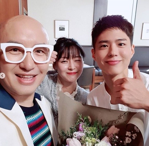 Broadcaster Hong Seok-cheon has commented on actor Park Bo-gum as a lovely being.Hong Seok-cheon wrote on his Instagram on the 22nd, If there is a person who is shining, Park Bo-gum is an Instant Noodle Itaewon Klath special appearance (Park)All the staff on the set are so happy and lovely that they are cheering. Hong Seok-cheon said, It was a short time, but a bright child. The first small role was the child who took it as a great child.Always be loved for a long time with that mind, he praised Park Bo-gum.Hong Seok-cheon said, I said, Ill go to my store and eat. I came to eat with my friend on the real subway. Subway?, Yes.I ride often, its comfortable and good, she revealed her conversation with Park Bo-gum.In addition, Hong Seok-cheon also posted photos taken with Itaewon Clath characters Kwon Na-ra and Park Bo-gum.Park Bo-gum appeared in the last episode of JTBC drama Itaewon Clath which was broadcast on the 21st.