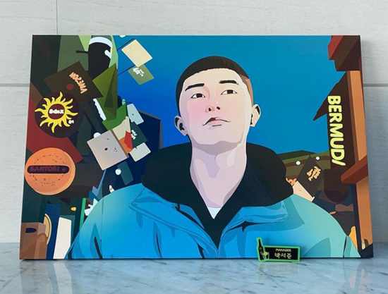 Actor Park Seo-joon was presented with a painting by the author of Itae One Clath.On the 23rd, Park Seo-joon posted a picture and a picture on his Instagram, Thank you for the picture that I asked the artist who met at the Honey Night last year at the One-Class meeting to draw one when the drama is finished well.The public picture shows Park Seo-joon, who is emitting an extraordinary force in the background of Itae One.Park Seo-joon in the picture, which resembles Park Seo-joon, stood out.As soon as I saw it, I was reminded of Roy.The fans who responded to the photos responded that the real picture quality is Hit the jackpot! And It is so cool to see the picture.On the other hand, Park Seo-joon played the role of the male protagonist Park Roy in JTBC Itae One Clath which was popular on the 21st.