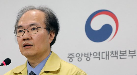 [속보] "23일 1203명 입국..유증상자 101명" | 인스티즈