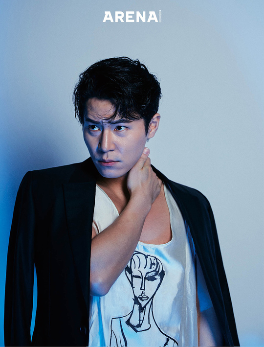 Actor Lee Gyoo-hyeong showed the face of cloth in the Noir pictorial.TVN TOILDRAma Hi Esporte Clube Bahia, Mama!Actor Lee Gyoo-hyeong, who creates audience emotional synchronization through  (playplayed by Kwon Hye-ju/director Yoo Jae-won), showed off her intense and charismatic noir charm through a photo released on March 24.Lee Gyoo-hyeongs picture, which was released through the April issue of the fashion magazine Arena Homme Plus, was conducted in the 1980s with the Hong Kong Noir concept.Actor Lee Gyoo-hyeongs face was placed with intense lighting and showed a different face that has never been shown before.Lee Gyoo-hyeong completed his heavenly actor-down picture cut with his own aura even in an intense concept.In an interview with the picture, Lee Gyoo-hyeong is the main actor Drama Hi Esporte Clube Bahia, Mama!Its so good to go to the scene, said Yoo Jae-won, who first met at the time of filming Secret Forest, shouting action and cut.(Laughing) There are many actors who have been together in college, so you can rely on friends and work comfortably.Actor, who plays the role of Friend, is also a real friend, so he can try to make a titular hit when he meets the gods, and he can try various rehearsals. Also, when Lee Gyoo-hyeong, who has been working for years from drama, musicals and movies, asked whether it was two hearts of Actor system. I do not like to relax.It is good to work. If you work, you will have a sense of responsibility, so you will manage yourself and spend more time in short supply. Its good to have a lot of people looking for you. Ive been away from auditions a hundred times, and I have not been able to act because I have no work.I was worried that I would find me if I could do anything and I would do well.I feel that you are looking for it now and I am working harder on Acting. hwang hye-jin