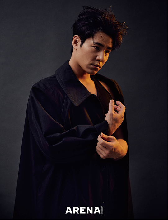 Actor Lee Gyoo-hyeong showed the face of cloth in the Noir pictorial.TVN TOILDRAma Hi Esporte Clube Bahia, Mama!Actor Lee Gyoo-hyeong, who creates audience emotional synchronization through  (playplayed by Kwon Hye-ju/director Yoo Jae-won), showed off her intense and charismatic noir charm through a photo released on March 24.Lee Gyoo-hyeongs picture, which was released through the April issue of the fashion magazine Arena Homme Plus, was conducted in the 1980s with the Hong Kong Noir concept.Actor Lee Gyoo-hyeongs face was placed with intense lighting and showed a different face that has never been shown before.Lee Gyoo-hyeong completed his heavenly actor-down picture cut with his own aura even in an intense concept.In an interview with the picture, Lee Gyoo-hyeong is the main actor Drama Hi Esporte Clube Bahia, Mama!Its so good to go to the scene, said Yoo Jae-won, who first met at the time of filming Secret Forest, shouting action and cut.(Laughing) There are many actors who have been together in college, so you can rely on friends and work comfortably.Actor, who plays the role of Friend, is also a real friend, so he can try to make a titular hit when he meets the gods, and he can try various rehearsals. Also, when Lee Gyoo-hyeong, who has been working for years from drama, musicals and movies, asked whether it was two hearts of Actor system. I do not like to relax.It is good to work. If you work, you will have a sense of responsibility, so you will manage yourself and spend more time in short supply. Its good to have a lot of people looking for you. Ive been away from auditions a hundred times, and I have not been able to act because I have no work.I was worried that I would find me if I could do anything and I would do well.I feel that you are looking for it now and I am working harder on Acting. hwang hye-jin