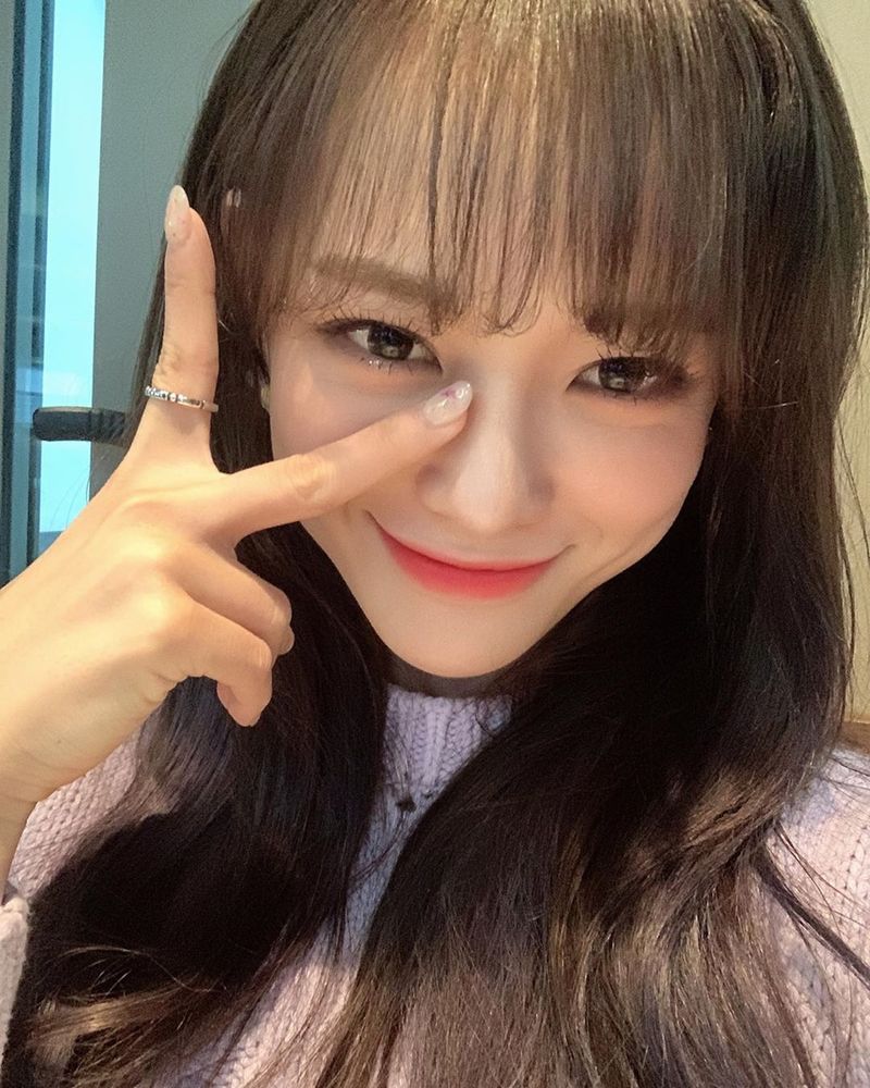 Group Gugudan member Sejeong boasted fresh beauty.Gugudans official Instagram page reads on March 24, Human Vitamin Kim Sejeong.On a languid Tuesday afternoon, Sejeong will overcome the illness with Smile. Inside the picture is a picture of Sejeong posing V. Sejeong is brightly Smiled toward the camera, Sejeongs fresh beauty catching the eye.The fans who responded to the photos responded to the most beautiful in the world, I love you and It is really beautiful.delay stock