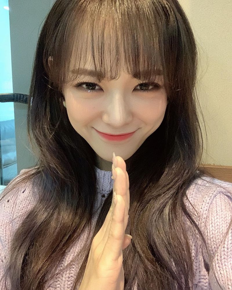 Group Gugudan member Sejeong boasted fresh beauty.Gugudans official Instagram page reads on March 24, Human Vitamin Kim Sejeong.On a languid Tuesday afternoon, Sejeong will overcome the illness with Smile. Inside the picture is a picture of Sejeong posing V. Sejeong is brightly Smiled toward the camera, Sejeongs fresh beauty catching the eye.The fans who responded to the photos responded to the most beautiful in the world, I love you and It is really beautiful.delay stock