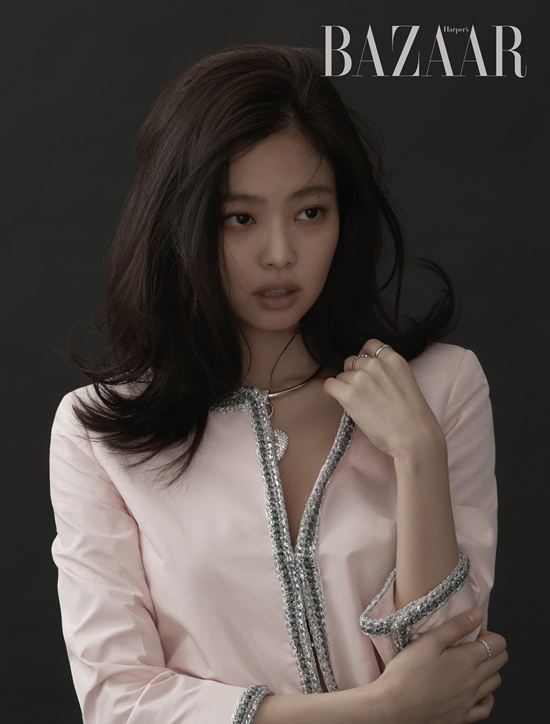 In the fashion magazine Harpers Bazaar, BLACKPINK Jenny Kim released a picture with her.Jenny Kim, who met in March, the start of Spring, emanated a more beautiful and rich charm than cherry blossoms.Jenny Kim entered the studio with a shy greeting with a clear face without a toilet on the day of shooting.Jenny Kim, who stood in front of the camera after directing two conflicting concepts, showed a colorful look across the girl and the lady.She smiled shyly and sometimes took control of the ground with a charismatic, imposing Atidus.An interview with a fashion picture with Jenny Kim can be found in the April issue of Harpers Bazaar.Photo: Harpers Bazaar Korea