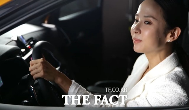 In the video, Actor Cho Yeo-jeong showed a graceful and dignified figure of the goddess representing DS in harmony with the gold-colored vehicle.In addition, I interviewed him as a public relations ambassador and talked about the charm of the brand and the car.When I saw DS, I felt beauty in the color and design that Paris night view and sensibility felt, Cho Yeo-jeong said in the video. Like the philosophy of life in France, which emphasizes everyday art, I would like to recommend DS to those who know how to receive the car itself as an art that meets every day.On the other hand, Cho Yeo-jeong has recently become an irreplaceable luxury actor by showing outstanding acting in various works including the movie parasite which swept the film festival around the world.