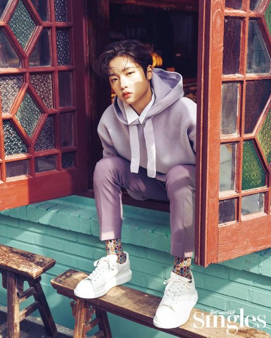 The first solo picture of Son Dong-pyo from Boy Group X1 was released.Son Dong-pyo has a fresh visual and full of spring singing through the April issue of the fashion magazine Singles.In this picture, Son Dong-pyo has proved its infinite possibilities by showing dreamy and sexy reversal charm away from the fresh and bright appearance of the existing.Son Dong-pyo, who took a step forward in full-scale personal activities with the start of spring, actively communicated with fans with his first solo SNS Love Live!I was nervous before I started SNS Love Live!, and I think I was under a lot of pressure to take time alone, Son Dong-pyo said.Still, I was able to communicate as deeply as possible.I felt that the more smooth communication between me and my fans, the more I felt that a strong relationship would be formed, so I made a close effort, he said.This is my chance to come, said Son Dong-pyo, who is on the new line of departure. Were closing the door to emergency again, filling in the shortcomings.I want to create a lot of valuable opportunities for my fans to join me. I hope many people will be expecting a re-emergence of Son Dong-pyo I have the potential for Acting, which I have never shown to the public before, said Son Dong-pyo, who said he wanted to be an Aurogie entertainer.I was originally preparing for Acting, but I changed it to an idol. If I get older and have a little more weight, I will be able to show you a lot about Acting. In addition, he refined the vocals more solidly and predicted infinite growth by showing his aspirations as a musician who wants to produce one-man production with his own song later.Son Dong-pyo, who is a singer-songwriter and a warm-hearted IU who has a good staff and a warm-hearted role model, said, I will try to become a little more brilliant and refined Son Dong-pyo by refining my personality before the end of my teens.Im not yet trimmed, so its bumpy.I want to be a human person by taking care of people around me like I want to be modeled by my senior IU. He also said that Son Dong-pyos individual goal of growing up as a good adult.Singles offer