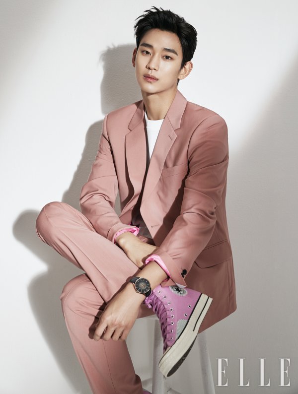 Actor Kim Soo-hyun was selected as Model for the Switzerland Watch brand.Kim Soo-hyun, who had a big topic just by appearing in Hotel Deluna and Loves Unstoppable cameo after the discharge.He presented a major collection with fashion magazine Elle in the picture together.He expressed the energy of spring with bright color and light material, and added a unique soft smile and comfortable atmosphere to bring a lively feeling to the picture.In addition, he styled various watches and completed sensual fashion.Kim Soo-hyun has always led the shooting atmosphere with his unique sourness and cool personality throughout the shooting, and he has been impressed by the staff by showing more professional expressions and poses, said a brand-mido official.Kim Soo-hyuns emotional mood is revealed, and this picture can be found in the April issue of Elle Korea and on the website respectively.