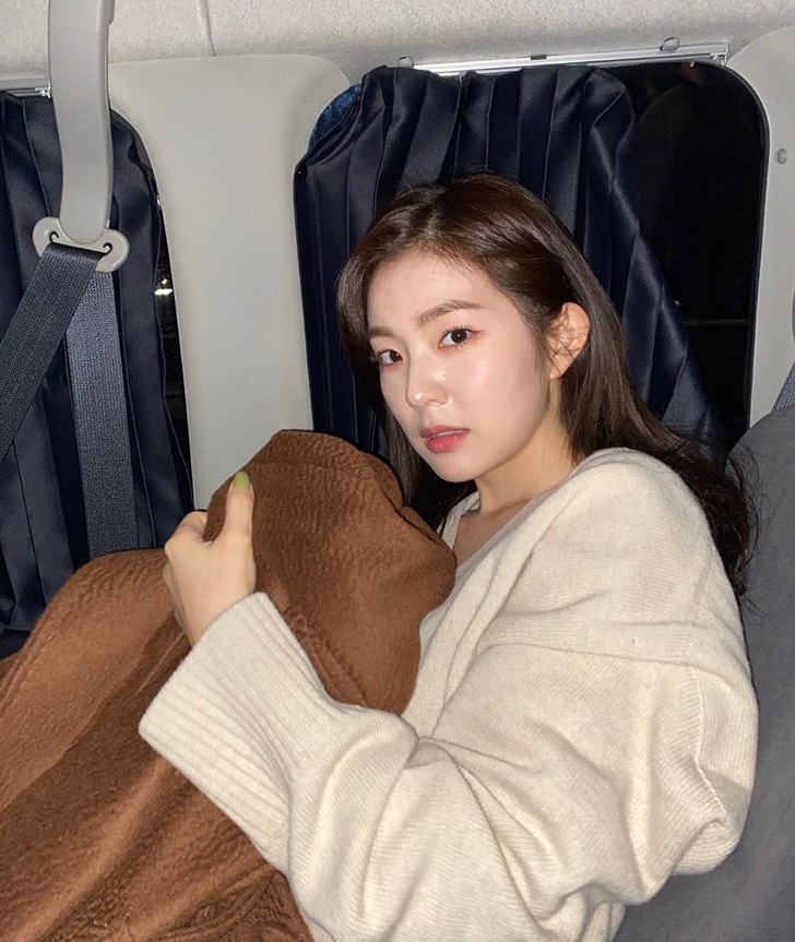 Irene of the group Red Velvet reported on the latest.Irene posted a picture on her Instagram on Saturday.In the open photo, Irene completed the fashion by matching beige knit and jeans.Irenes dazzling beautiful looks and refreshing Smile catch the attention of netizens.Meanwhile, Red Velvet, which Irene belongs to, released the Red Velvet repackaged album The ReVe Festival Final in December.Photo: Irene Instagram