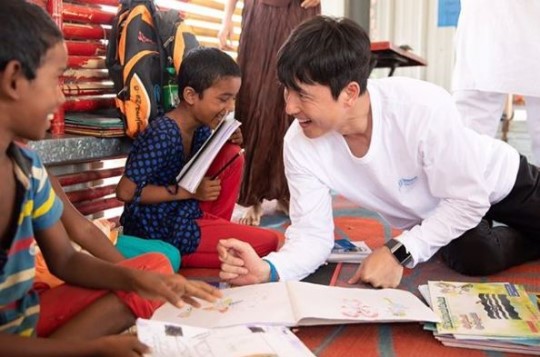 Actor Jung Woo-sung, a Goodwill Ambassador to the United NationsRefugee Organization, said, We will understand and solidarity with the pain of Refugees that even Self-Quarantine can not Choices in a difficult situation with COVID-19.Jung Woo-sung said on his 26th day instagram, Everyone is having a hard time due to corona virus infection.There are some people who are hard due to isolation, but some people have to go to work with anxiety. He said, As a community of humanity, we must coexist with the power of people and people for members who are in a difficult situation than ourselves, transcending race, religion, political ideology and nation. We must achieve human symbiosis beyond generations, jobs, culture, difference and difference. He said.Jung Woo-sung said, As a goodwill ambassador for the United NationsRefugee organization, I also think about those who have suffered from COVID-19. Those who are forced to evacuate due to civil war even when they have to refrain from movement and contact, Even f-Quarantine recalls a lot of people who can not even Choices, he said calmly.Finally, he is working as a goodwill ambassador for the United NationsRefugee Organization, so he mentioned the Refugees and urged interest in them.Jung Woo-sung added: When we all understand each others pain and we are united on that understanding, we can overcome this difficult situation; we can overcome it.Jung Woo-sung, who has been a goodwill ambassador for the United NationsRefugee Organization since 2015, published the United NationsRefugee Organization Goodwill Ambassador Activator If You Can See What I See in June last year in commemoration of World Refugee Day.Through this book, he told the stories of those who met and talked about the problem of Refugee every year since 2014 in the overseas Refugee village.Jung Woo-sung, who has been constantly appealing for the refugees, recently donated 100 million won to prevent the spread of COVID-19, and left a message of appreciation to the medical staff.Here is a special text posted by Jung Woo-sung on his Instagram:Everyone is having a hard time with coronavirus infections; some people have difficulty with isolation, while others have to continue to work at the risk of anxiety.As a community of humanity, we must coexist with the power of people and people for members who are in a difficult situation than ourselves, transcending race, religion, political ideology, and country.We must achieve human symbiosis across generations, jobs, cultures, differences and differences.I also think of those who have suffered from COVID-19 as a Goodwill Ambassador to the United NationsRefugee Organization.Even in situations where movement and contact must be refrained, people who are forced to take refuge in a civil war that continues, people who cannot be with their families in an unstable situation due to the spread of COVID-19, and many people who can not even Choices in a dense Refugee village.We can all overcome this difficult situation when we understand each others pain and we are united on that understanding.=