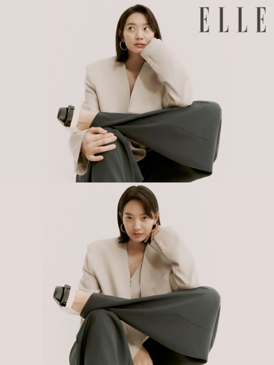 Actor Shin Min-a has graced the April issue of Elle.Elle recently met Shin Min-a, who is filming the movie Vacation.She is a representative female actor, Shin Min-a, who is inspired by women as a fashion icon with a healthy and natural beauty.Appearing on the set with a single-headed head, she stood in front of the camera, taking advantage of her charm as it is, instead of her exaggerated style.In an elegant and modern atmosphere, Shin Min-a used a prepared chair to enrich the image with various attitudes and expressions.Shin Min-a, like a fashion icon, has completed a look that can stimulate women by digesting various styles of shoes such as biker boots, platform sandals, and flat shoes in various fashions.Fashion stickers who do not miss the tension until the tip of their feet even when they are standing, and pictures of Shin Min-as charm can be found in the April issue of Elle and the Elle website.Photo: Elle