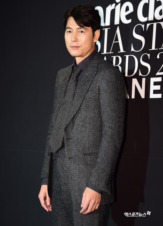 Actor Jung Woo-sung insisted that COVID-19 should be overcome with the power of age.On the 26th, Jung Woo-sung said through his instagram, Everyone is having a hard time due to corona virus infection.While there are people who are hardened by isolation, some have to go to work at the risk of Anxiety.As a community of humanity, we must coexist with the power of people and people for members who are in a difficult situation than ourselves, transcending race, religion, political ideology and country. As a goodwill ambassador for the United Nations refugee organization, I also think about those who have suffered from COVID-19.I think of a lot of people who can not be with their families in anxiety situations due to the spread of COVID-19, and many people who can not even Choices in dense refugee camps, even in situations where movement and contact are to be avoided. Finally, Jung Woo-sung said, We can overcome this difficult situation when we all understand each others pain and learn based on their understanding.We can get through it, he encouraged.Jung Woo-sung has been a Goodwill Ambassador to the United Nations Refugee Organization since 2015.Next up is Jung Woo-sung, specializing in Instagram.Everyone is having a hard time due to corona virus infection.While there are people who are hard because of isolation, some people have to go to work at Anxiety.As a community of humanity, we must coexist with the power of people and people for members who are in a difficult situation than ourselves, transcending race, religion, political ideology, and country.We must achieve human symbiosis across generations, jobs, cultures, differences and differences.I also think about those who have suffered from COVID-19 as a Goodwill Ambassador to the United Nations Refugee Organization.People who are forced to take refuge in civil wars that continue even when they have to refrain from movement and contact, people who can not be with their families in anxiety situations due to the spread of COVID-19, and many people who can not even Choices in dense refugee camps.We can overcome this difficult situation when we all understand each others pain and learn from it. We can overcome it.#UNHCR #CoronaVirus #BeKind #EveryoneCountsPhoto = DB