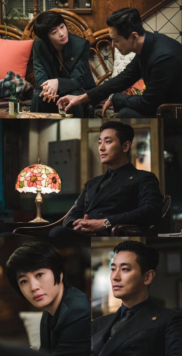 Ju Ji-hoon, moment of comfort, find Kim Hye-soo, find Ju Ji-hoons bitter eyes...why?