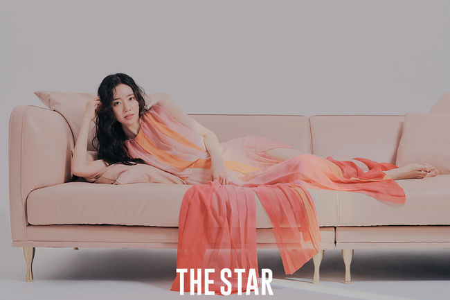 A fashion picture of Actor Jin Se-yeon has been released.In the April issue of The Star Magazine, which celebrated its seventh anniversary, Jin Se-yeon revealed his charm of loveliness.In the open photo, Jin Se-yeon showed a chic but lovely appearance, lying on a pink sofa or leaning on it.Especially in the photo shoot, I approached the staff with a bright smile and made the atmosphere pleasant.In the interview after the photo shoot, Jin Se-yeon said, It was fun. Pink costumes and Sofa were well suited to me.And I took a more exciting shot because of the good response to the scene. This is a drama that shows both the 1980s and the present, he said of his next film, Bone Again, which will air from April.I have a romance and a mysterious story of three men and women who are involved in two lives. I challenge two people in my work as a reincarnation.In the 1980s, when it feels like a First Love heroine, the current character is a girl crush. I think female viewers will like it more. When asked about his usual hobbies and interests, he said, I like the pepo painting that paints oil paints as the color is written. It is helpful for me to concentrate on myself and empty my thoughts.Its necessary to have a lot of stress and a lot of time to beat it.Jin Se-yeon with First Love image.When asked what kind of love he dreamed of, he said, When I see a movie, there are only two couples in the world. I have not been able to love it.Its going to be hard in reality, but Im always dreaming, he said honestly.Finally, when I ask what I want to hear besides the modifier Pretty, I love it.Of course, the word pretty is good, but the expression of love must be felt sincerely. When I hear the word Jin Se-yeon is so lovely, I think I am doing well. Actor Jin Se-yeons lovely charm of fashion pictures, interviews and pictorial images can be found on various channels such as the April issue of The Star published on the 26th.the april issue of the dustar
