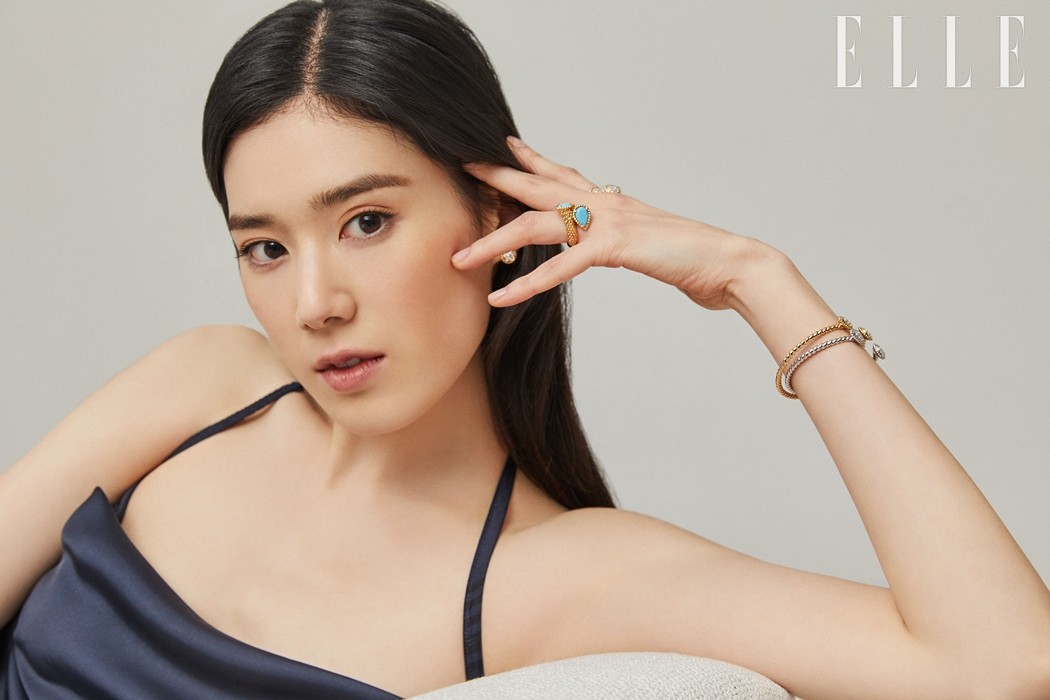 Actor Jung Eun-chaes overwhelming charisma was included in the picture.On the 27th, fashion magazine Elle released additional pictures with Jung Eun-chae, who attracts attention with his intense eyes and elegant Beautiful looks.Jung Eun-chae, who is working as a 2020 muse of French high jewelery brand B, completely digested high jewelery with comfortable and stylish mood through the picture.Meanwhile, Jung Eun-chae will meet with disassembled viewers in the SBS new gilt drama The King - The Monarch of Eternity, which is scheduled to air in April, as the youngest female prime minister of the Korean Empire.