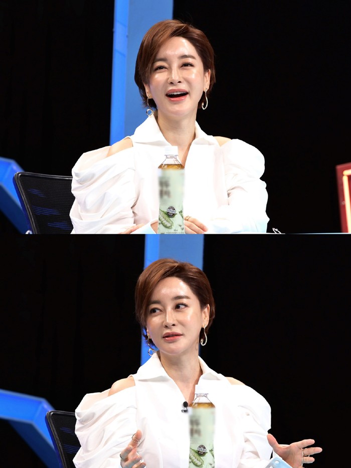Actor Kim Hye-eun will be on the SBS Sangsangmongmong Season 2-You Are My Destiny (Same Bed, Different Dreams 2: You Are My Dest) special MC.Kim Hye-eun was loved as Kang Min-jung, who has a warm humanity in charisma, in the drama Itaewon Klath recently.We will be together with Same Bed, Different Dreams 2: You Are My Dest, which will be broadcast on the 30th, and will release an anecdote with Middle schooler daughter from love story with dentist Husband.At first I didnt like Husband, Kim Hye-eun, who recalled, it was far from ideal. He made a bad joke about putting elephants in the fridge.So this person thought that it was not so funny, he laughed.Kim Hye-eun, who developed into such a Husband and a lover and married for the 20th year of marriage, said, I have a middle schooler daughter.I asked Actor Park Seo-joon, who had been breathing in the drama Itaewon Clath because of her daughter. When I go to the shoot, the conversation with my daughter is all about Park Seo-joon, he said, and said that his daughter is a big fan of Park Seo-joon.The connection to Park Seo-joon keeps me talking to my daughter.He also said, I asked Seo Jun to be close to my daughter until she goes to college.Same Bed, Different Dreams 2: You Are My Dest with Kim Hye-eun will be broadcast at 11 pm on the 30th.