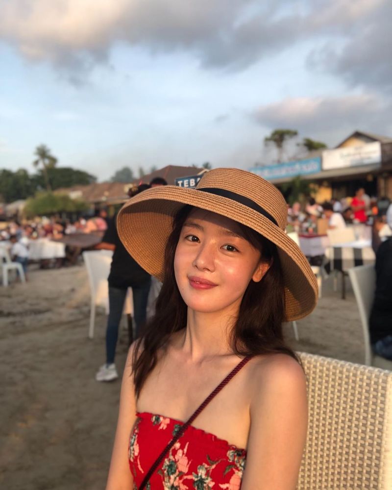 Actor Han Sun-hwa from the group The Secret showed off her sexy charm.Han Sun-hwa posted a picture on his instagram on March 29 with an article entitled Bali last year, which I thought was over the weather.Inside the photo was a picture of Han Sun-hwa with flowers in her ears; Han Sun-hwa added a sexy charm with black bikini.Han Sun-hwas blemishes-free white-oak skin and slender body captivate the eye.delay stock