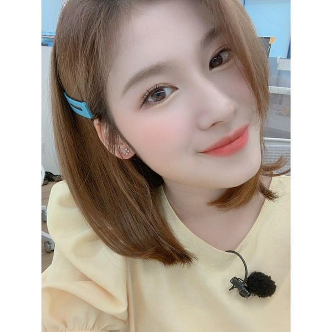 Girl group TWICEs Sana transforms into Short hairSana posted articles and photos on TWICE official SNS on the 28th, When will this come out?In the photo, Sana cuts her long hair in Short hair style; fresh beauty like Hwasa Spring is thrilling fans.Meanwhile, TWICE was scheduled to hold TWICE WOLRD TOUR 2019 IN JAPAN  (TWICE World Tour 2019 TWICE Ritz in Japan) at Japan Tokyo Dome on the 3rd and 4th, but it was postponed to April 15th and 16th due to the spread of Corona 19.But this is also a delayed situation.TWICE SNS